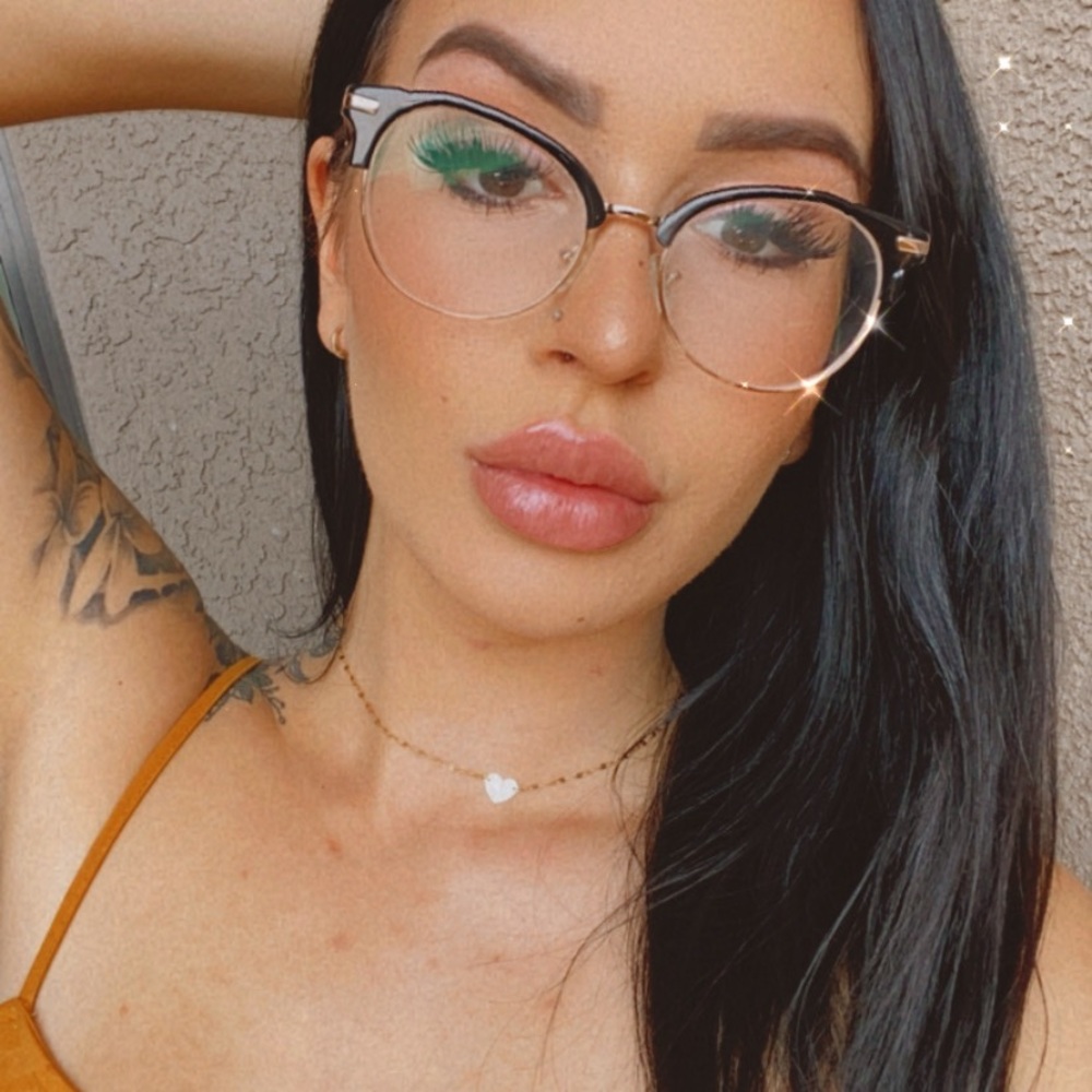 Meet your Posher, Alexa